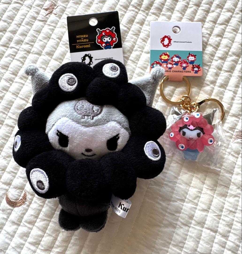 ミャクミャク☆サンリオ黒 なりきりぬいぐるみ カラビナ付とクリアの