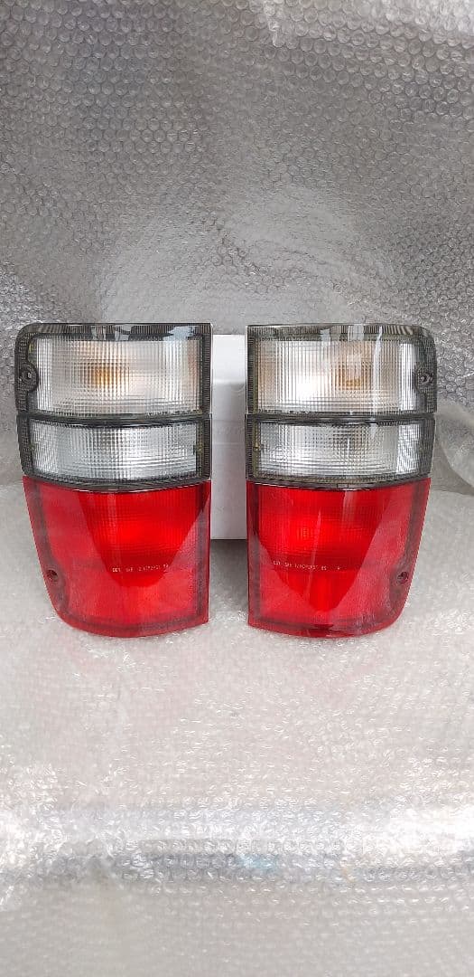 いすずビッグホーン用 クリアテールランプ左右セット いすずビッグホーン用 クリアテールランプ左右セット - メルカリ