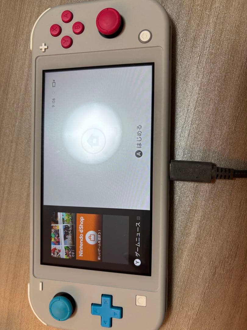 ニンテンドーswitch lite 本体　ポケモンデザイン 伝説のポケモン「ザシアン」・「ザマゼンタ」がデザインされたSwitch