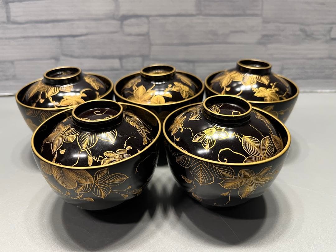 時代　極上　輪島塗　沈金蒔絵　小さな吸物椀　五客　木製 漆器 輪島塗 沈金松鶴 金蒔絵 木製 蓋付椀 お煮物椀 吸物椀 5客 骨董