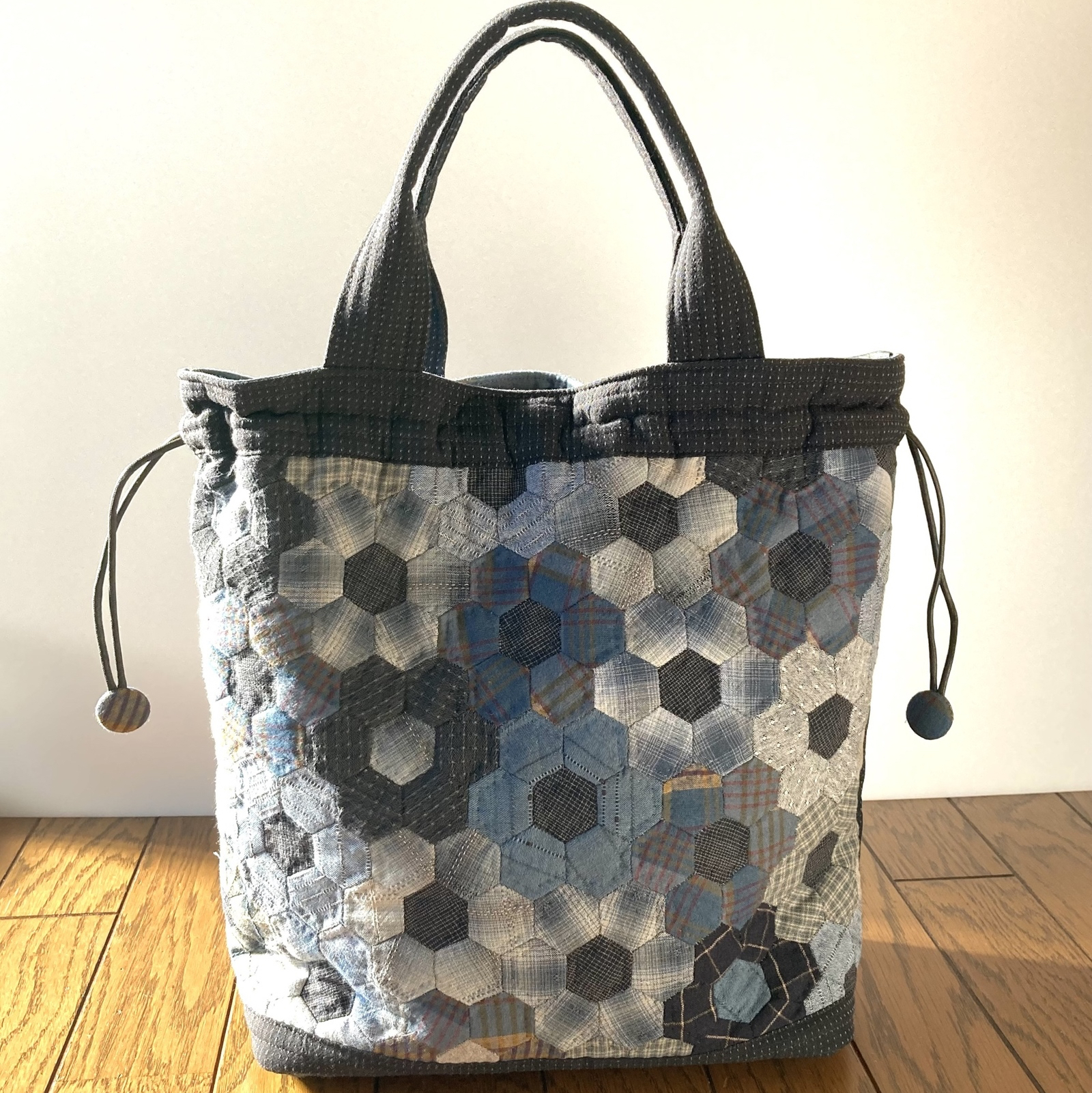 パッチワークキルトバッグ トートバッグ ブルーグレー - lilla