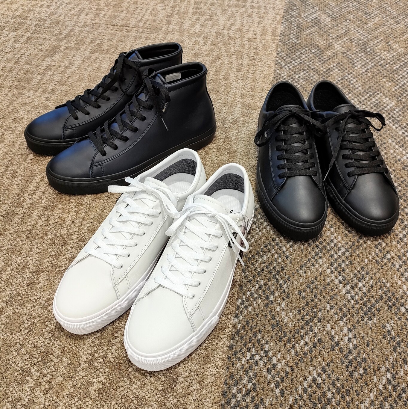 通勤にも！モダンでシンプルな防水スニーカー | 靴のリーガル