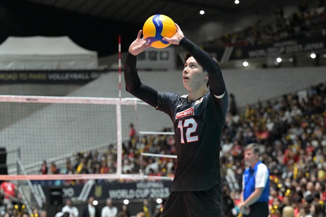 画像】鮮やかなフェイクセットで会場を盛り上げた高橋藍 Ran Takahashi