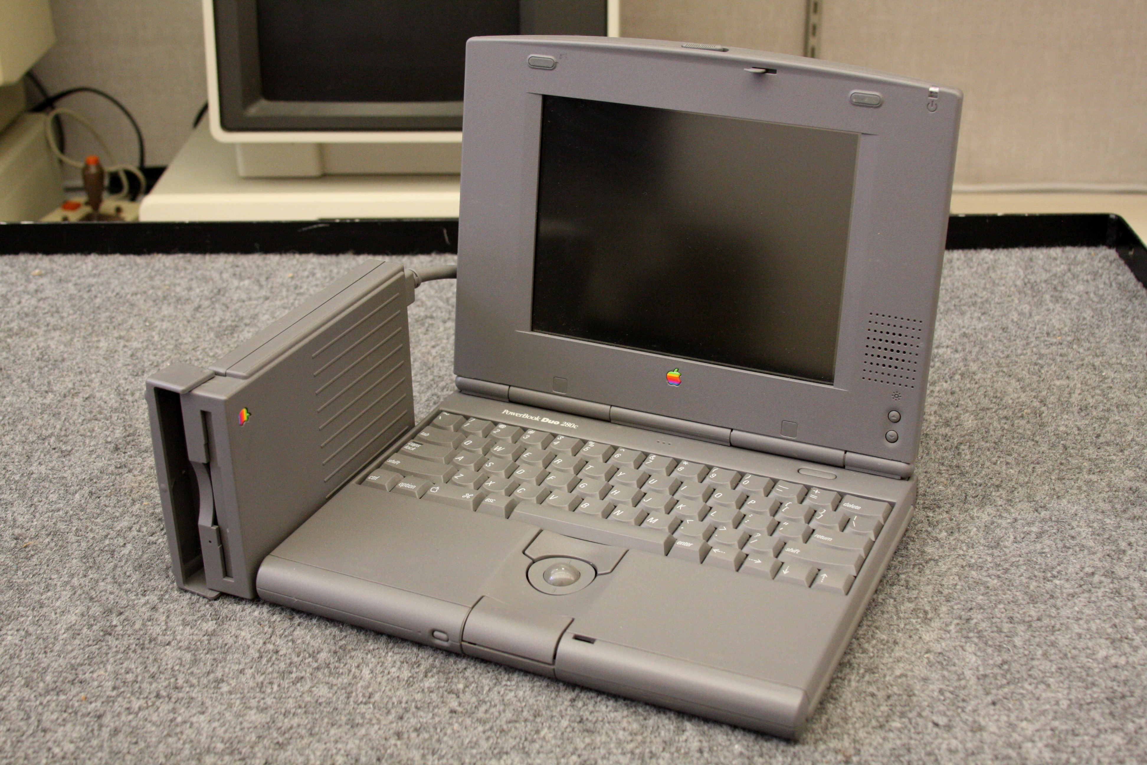 Apple PowerBook Duo 280c | The HCC Stafford Museum of Vintage