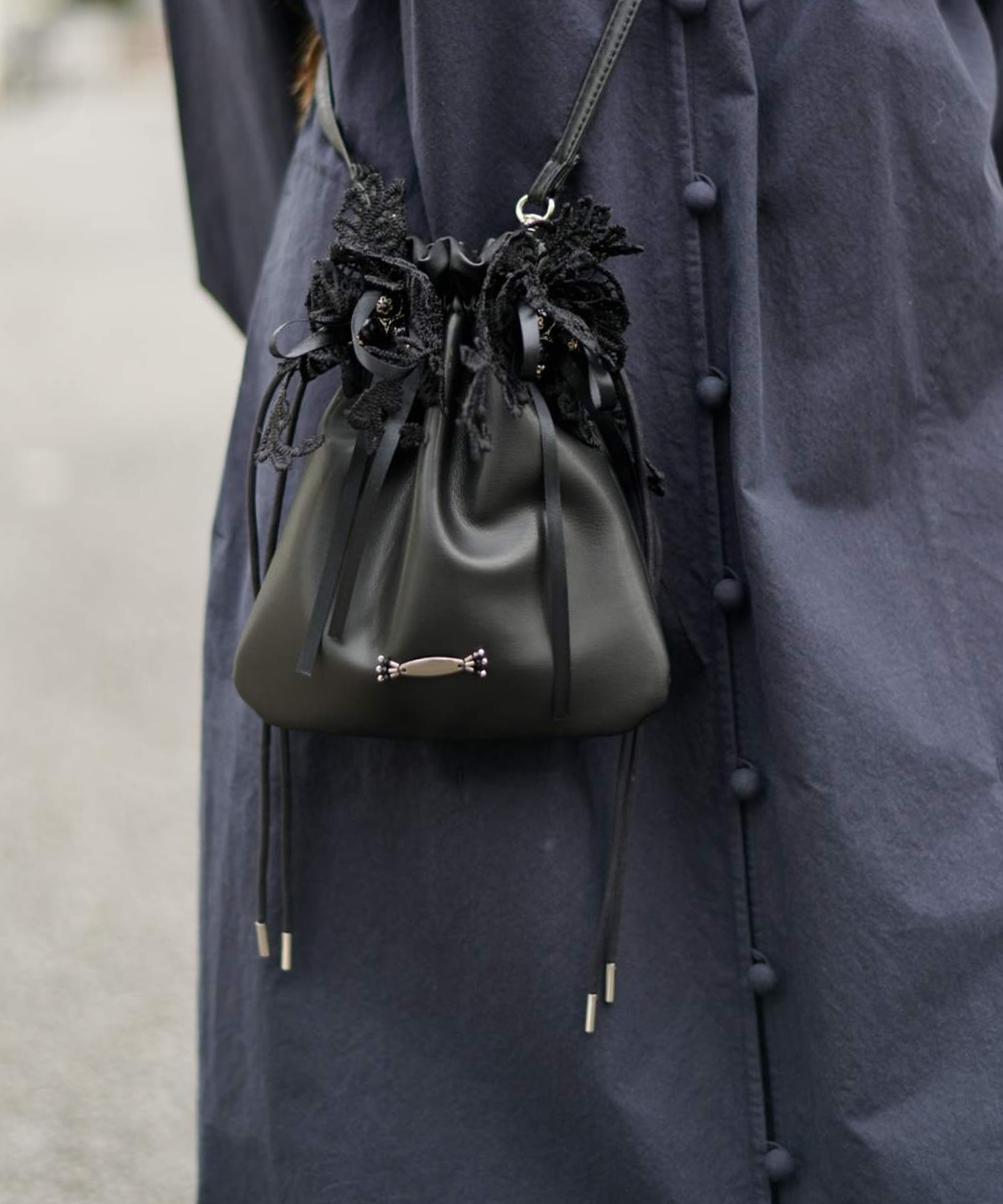 別注lace flower drawstring sacoche(FREE BLACK): tanakadaisuke