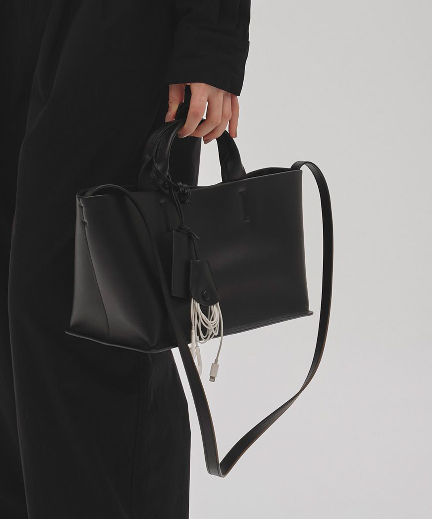 Useful Leather Bag (M)(FREE BLACK): TODAYFUL: WOMENS｜ STUDIOUS