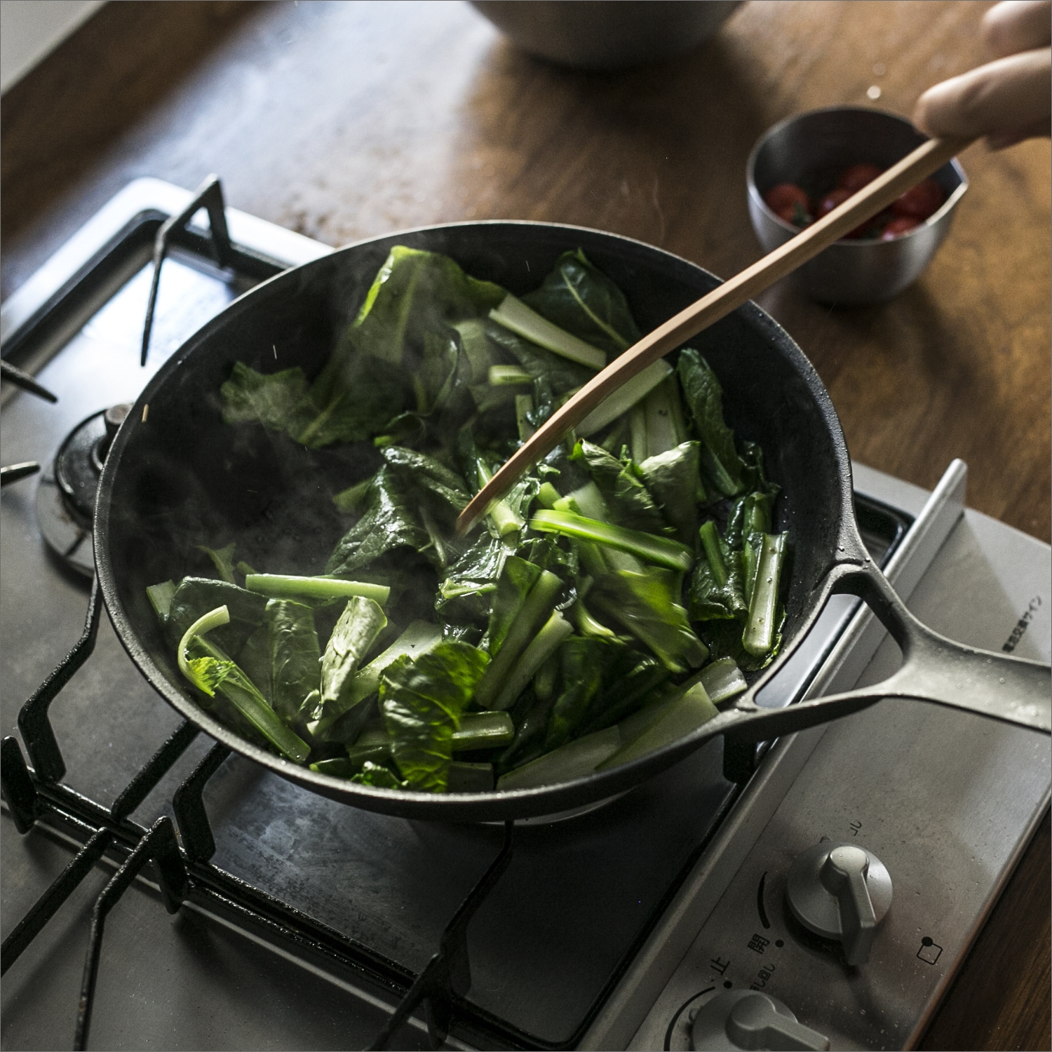 UNILLOY/フライパン 26cm -鋳鉄なのに重くない、お肉が絶品になる