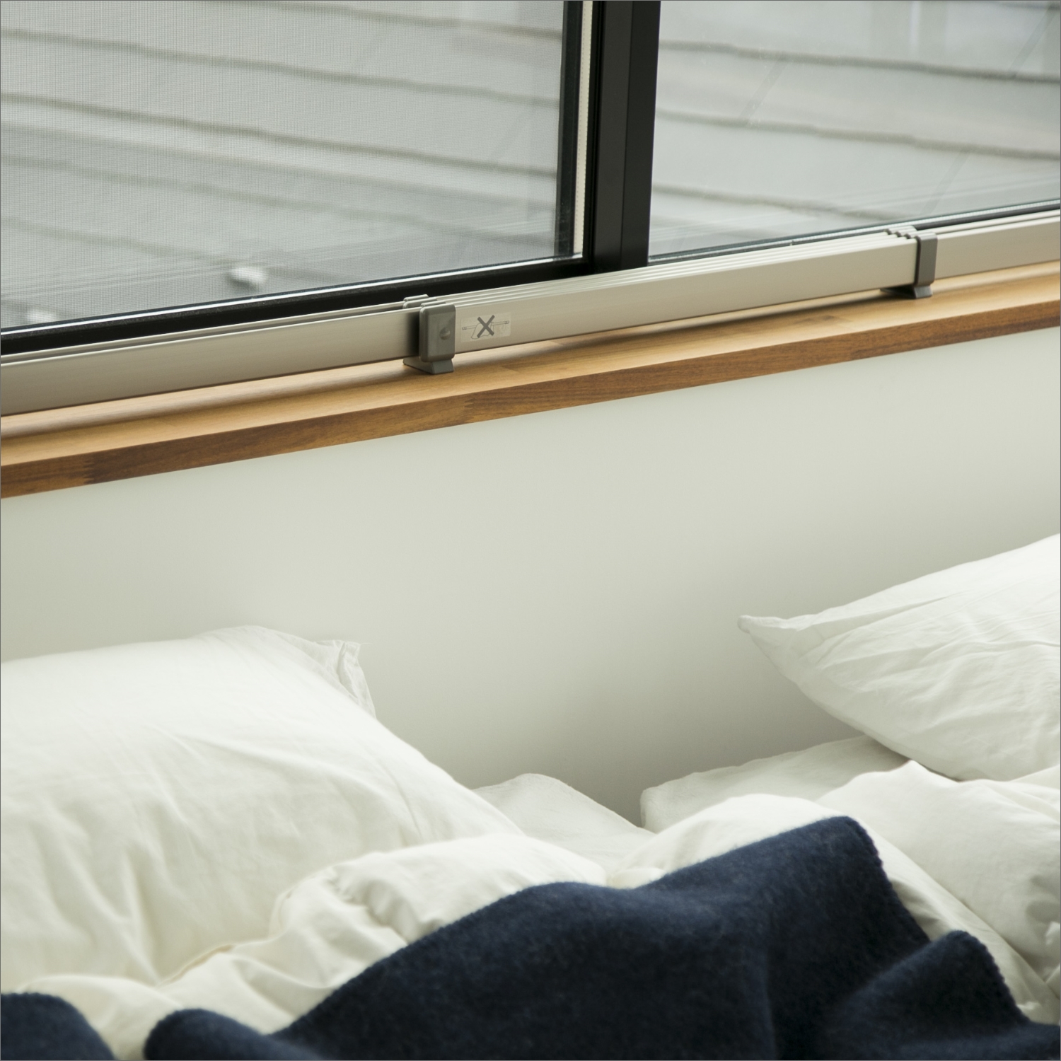 ウィンドーラジエーター 伸縮 120～190cm -窓からの冷気を防ぎ、足元や